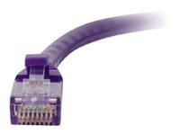 C2G Cat5e Booted Unshielded (UTP) Network Patch Cable - Patchkabel - RJ-45 (han) til RJ-45 (han) - 50 cm - UTP - CAT 5e - formet, knastfri, strenget - lilla 83658